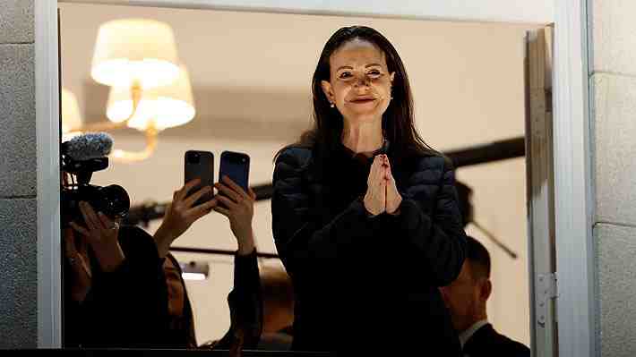 Confirman que Machado padece una fractura vertebral ocasionada durante su salida de Venezuela