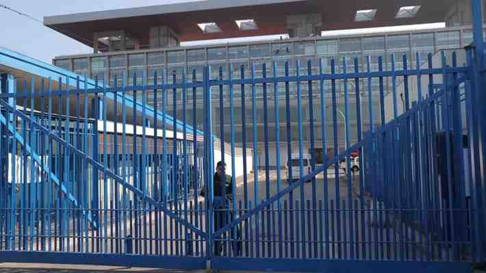 Duro golpe en Gendarmería: Detienen a 44 funcionarios de nueve penales por delitos de corrupción