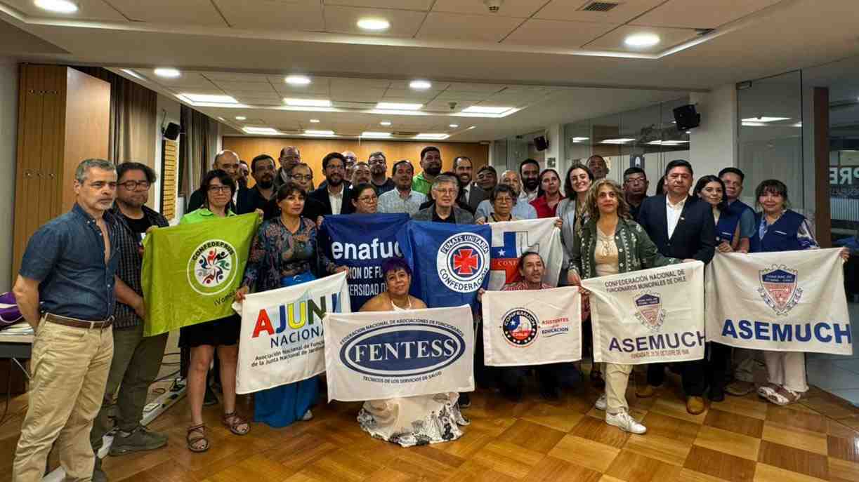 Gobierno y sector público alcanzan acuerdo por reajuste: Solo habría alza real para remuneraciones mínimas