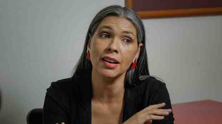 Ex embajadora de Chile en Argentina (PC) marca diferencia con el Gobierno y crítica visita de Kast a Milei