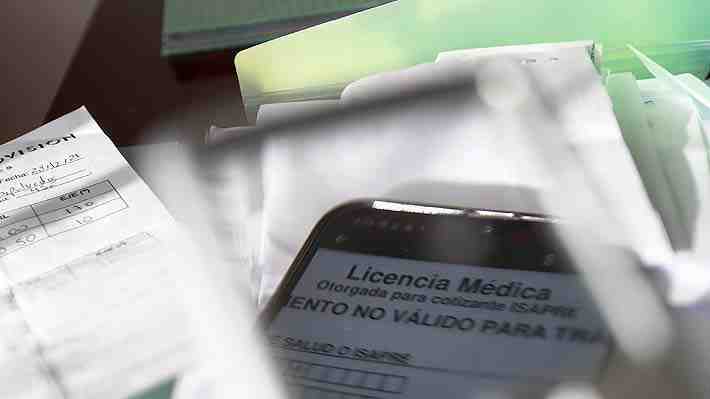 Detienen a siete médicos extranjeros por emitir 36 mil licencias a funcionarios públicos que salieron del país