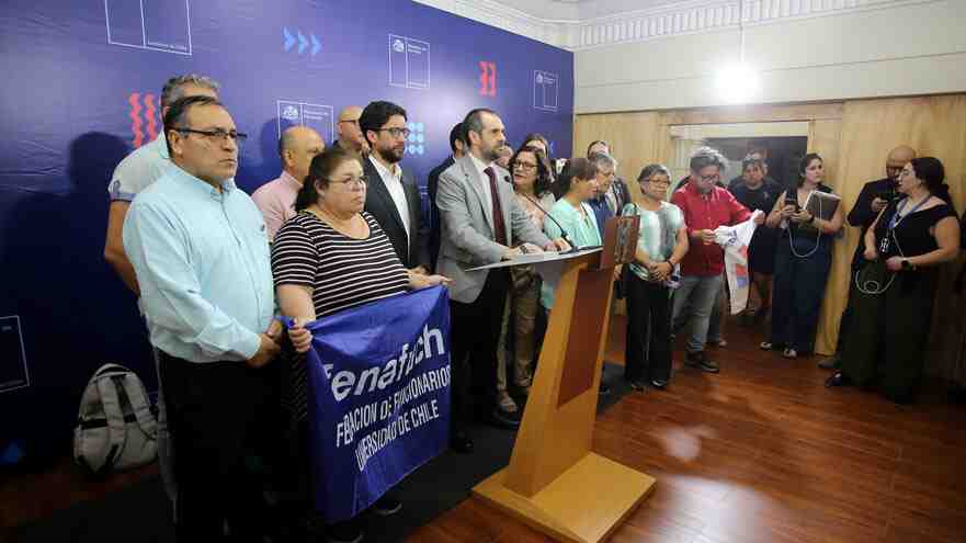 Más allá de la polémica por los "amarres": Qué incluye el acuerdo de reajuste del sector público