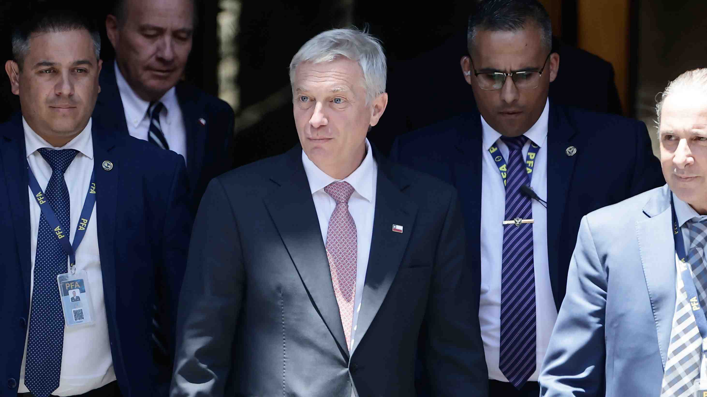 Indemnizaciones y carrera funcionaria: Los cambios en el empleo público y privado que se plantean para la era Kast