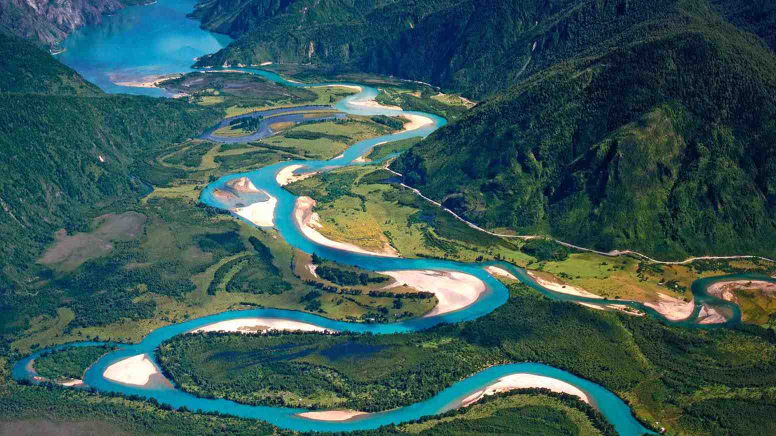 Familia Del Río Álamos y Cochamó: "Esperamos que encienda una conversación amplia en Chile sobre filantropía"