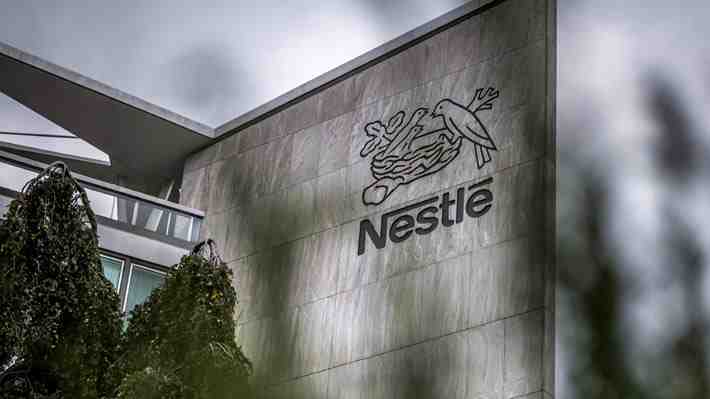 Distribuidor de Nestlé recurre al TDLC y demanda a multinacional por abuso de posición dominante