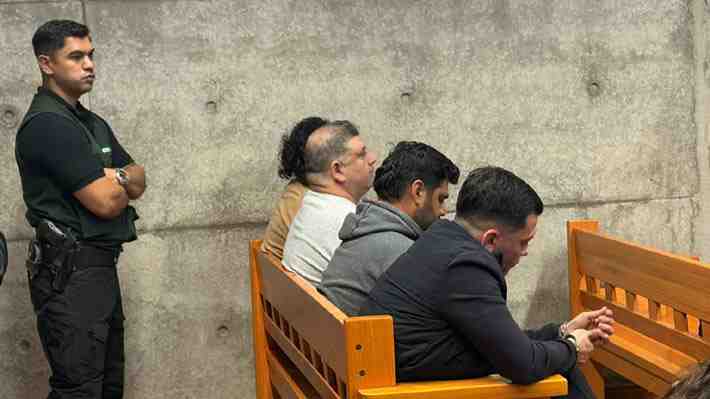 Justicia decreta prisión preventiva para red de médicos extranjeros por emisión masiva de licencias