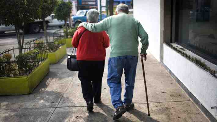 El debate por el proyecto que obliga visitas familiares a adultos mayores y los reparos que hizo la Corte Suprema