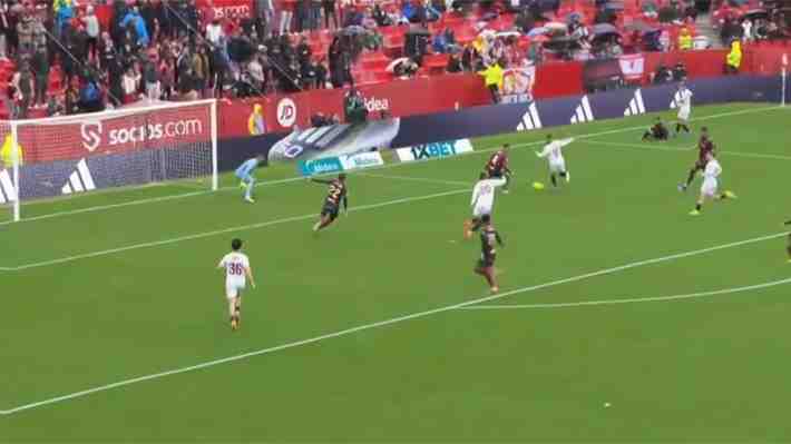 "No puede ser, Alexis": Revisa la tremenda asistencia de Sánchez que no valió para el Sevilla y el "gesto" que le critican en redes