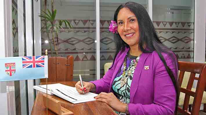 Gobierno remueve a embajadora Pakarati tras polémica por Rapa Nui: Cumplirá labores en Santiago