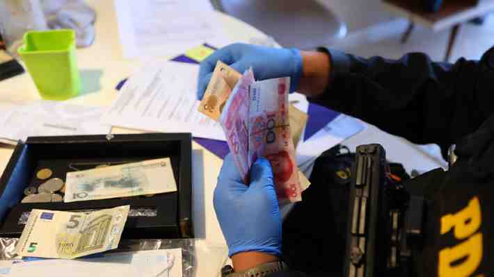 Con apoyo del FBI y víctimas eran ancianos de EE.UU.: Cae banda de chinos y chilenos que estafó por US$200 millones