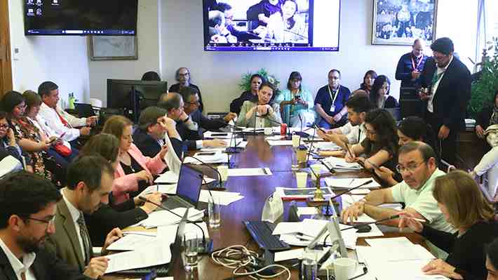 Exposiciones y votación: Cómo se perfila la "compleja" discusión sobre el reajuste al sector público en Comisión de Hacienda