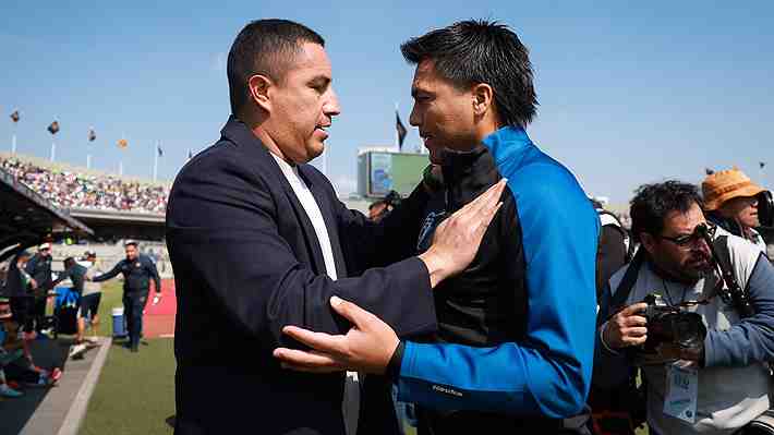 Esteban González empata en su debut con el Querétaro en el fútbol mexicano y estira espectacular invicto como técnico