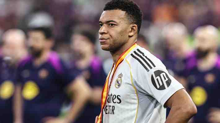 "Antideportivo", "de mal perdedor": El gesto de Mbappé tras la derrota del Madrid ante el Barcelona en la Supercopa