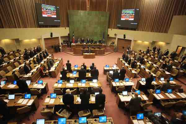 Cámara despacha al Senado reajuste al sector público y se cae polémica norma de "amarre" del Gobierno