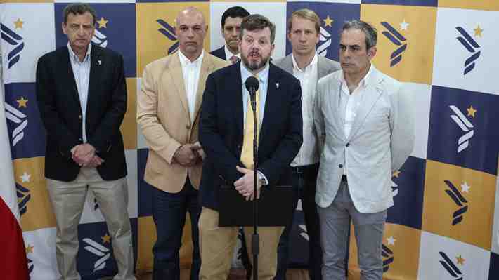 Llamados a un último esfuerzo y críticas: Las reacciones que dejó la decisión de los libertarios de restarse del gobierno