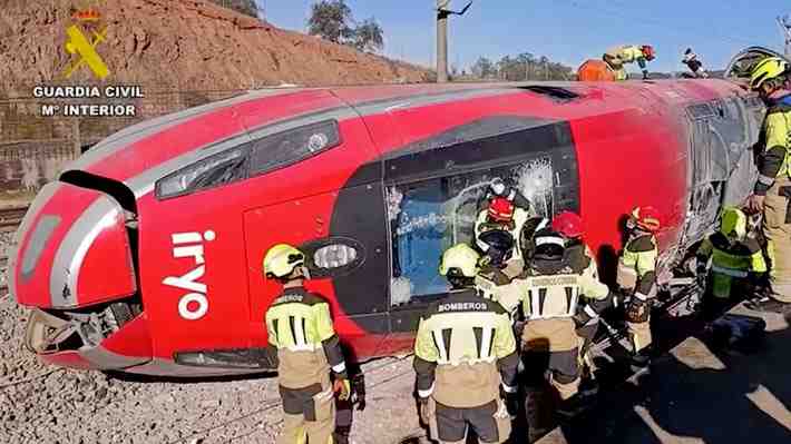 Video: Así quedaron los trenes cuyo choque dejó al menos 39 muertos en España