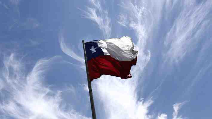 ¿Chile está de moda?: Inversionistas extranjeros compran deuda local a un ritmo récord ad portas del cambio de poder político