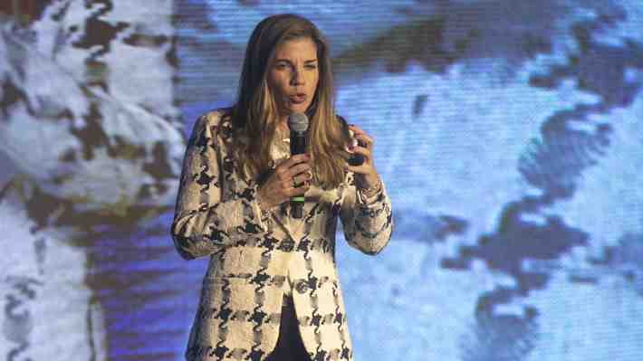 Quién es Marian Rojas-Estapé, la psiquiatra española que le realizó una charla a los ministros de Kast