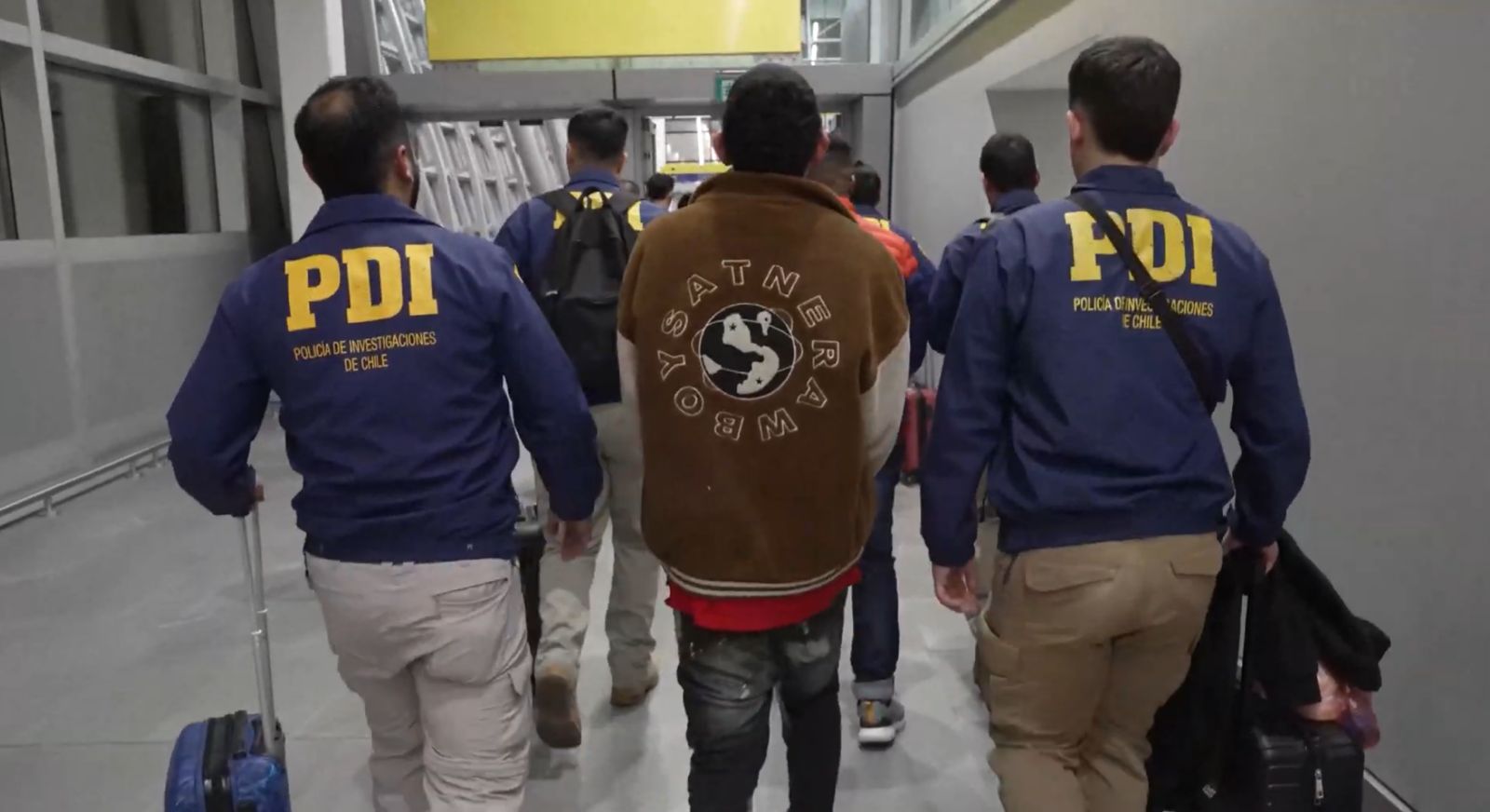 Gobierno informa expulsión de 83 personas extranjeras en primer vuelo chárter del año