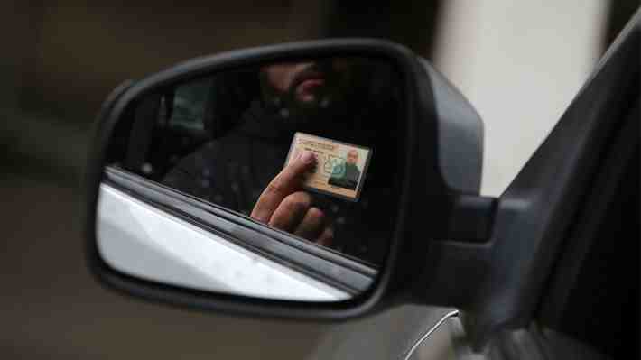 Renovación automática de licencias de conducir: Los países que la aplican y el debate en Chile