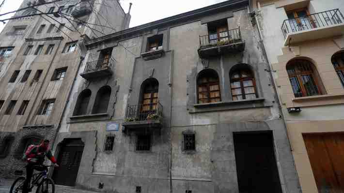 Escritora de 100 años vence al SII en pleito por contribuciones y desata un impacto en el cobro a adultos mayores