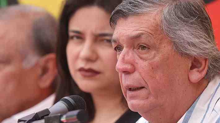 "Un insulto" vs. "que se sigan manteniendo": Visita del PC a Cuba genera división entre parlamentarios