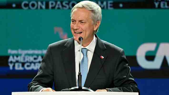 Nombramiento de delegados tensiona a partidos ante nueva apuesta de Kast por independientes