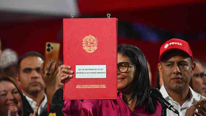 Venezuela aprueba reforma que permite la explotación de petróleo por parte de privados