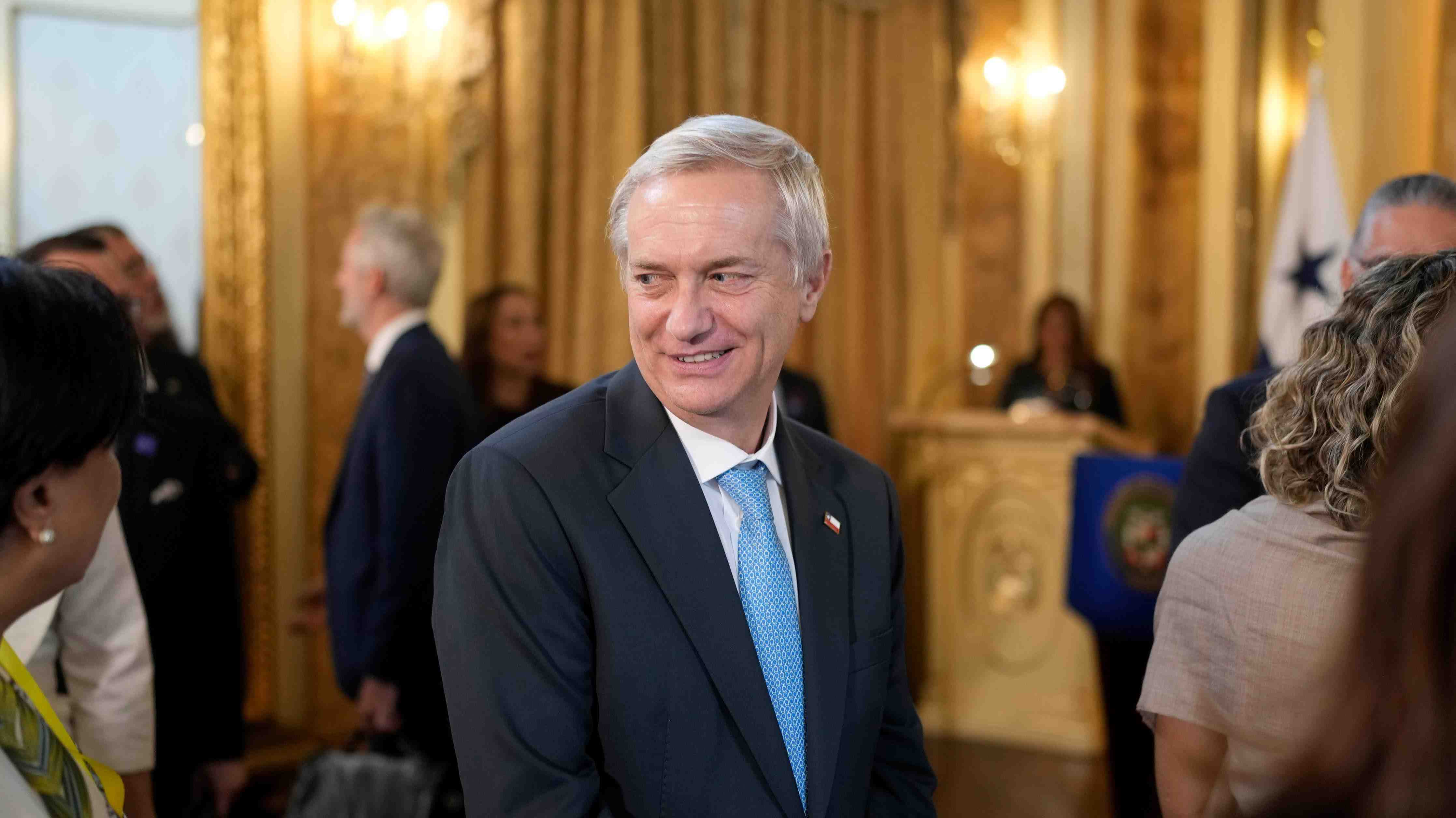 Multinacional española afirma que frenó su salida de Chile tras triunfo de Kast: "Hemos anulado el plan de desinversión"