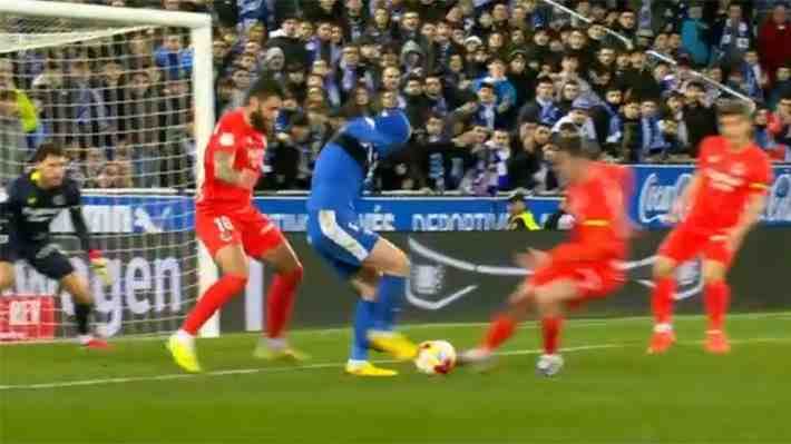 "Nunca visto, para no creerlo": Revisa el penal "más surrealista del año" que se dio en España y que da la vuelta al mundo