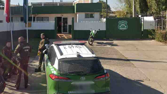 Le arrebató arma a carabinero: Detenido por violencia intrafamiliar dispara dentro de comisaría