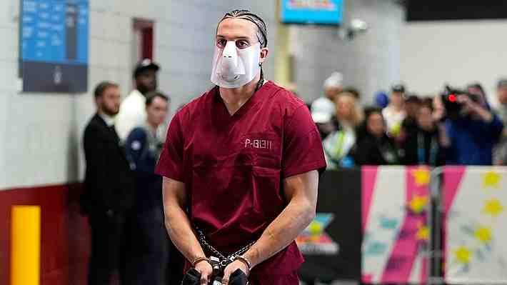 Esposado y descalzo: Mira la excéntrica imagen de Mack Hollins que se robó la atención en el Super Bowl y el touchdown que convirtió