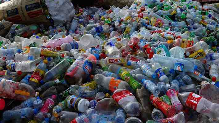 Comercio y restaurantes "en alerta" por nuevas exigencias de la ley de plásticos: ¿Qué cambia desde hoy?