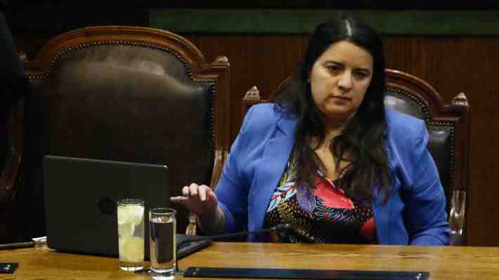 "Suena a excusa": Críticas a Javiera Martínez por señalar que la regla fiscal no es un "buen termómetro"