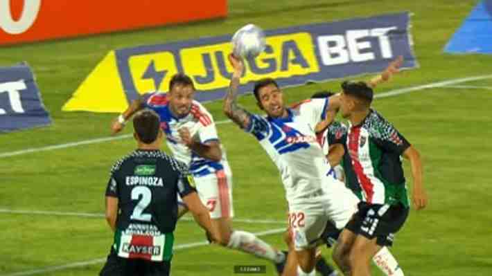 Dan a conocer los audios del VAR en el polémico gol anulado a la U frente a Palestino