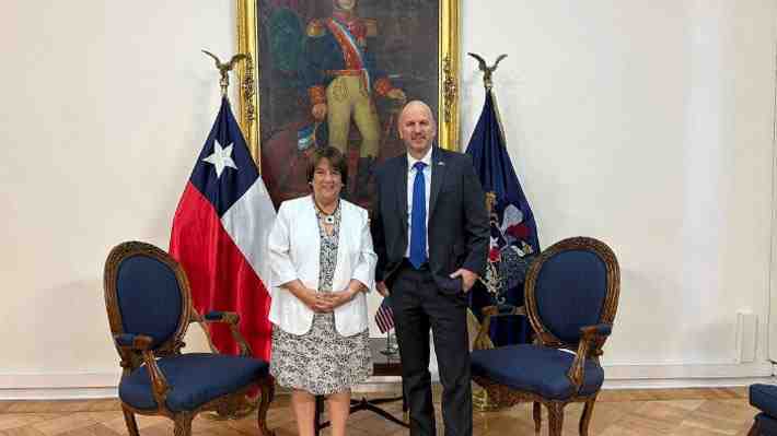 Posible cable submarino de Chile con China sería causa de sanción de EE.UU.a tres funcionarios de Gobierno de Boric