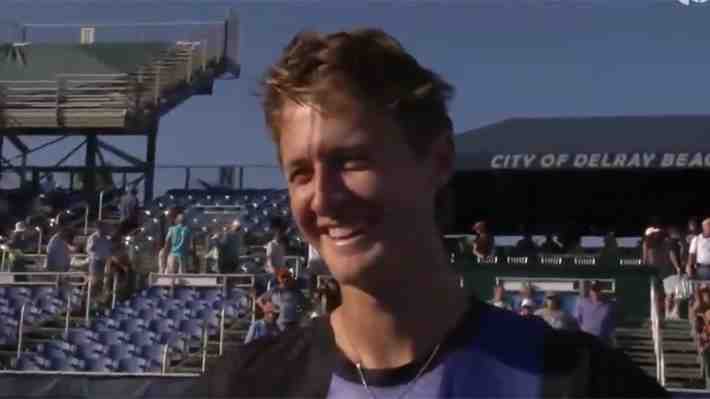 "Tuviste sexo tres veces con él": El "surrealista" momento tras el lapsus de una entrevistadora y la respuesta del 50 del mundo que sacó risas