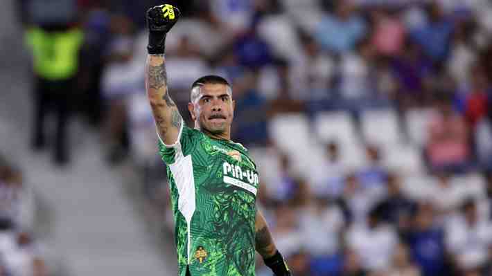 La respuesta del "Mono" Sánchez ante el burlesco cántico de los hinchas de la UC: "Se la c..."