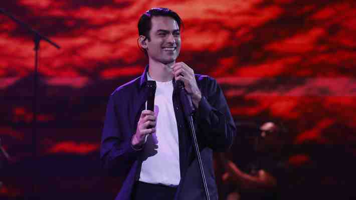 Terminó cerca de las 4:00 am: Matteo Bocelli cerró la primera noche de Viña 2026 con show lleno de covers y recuerdos