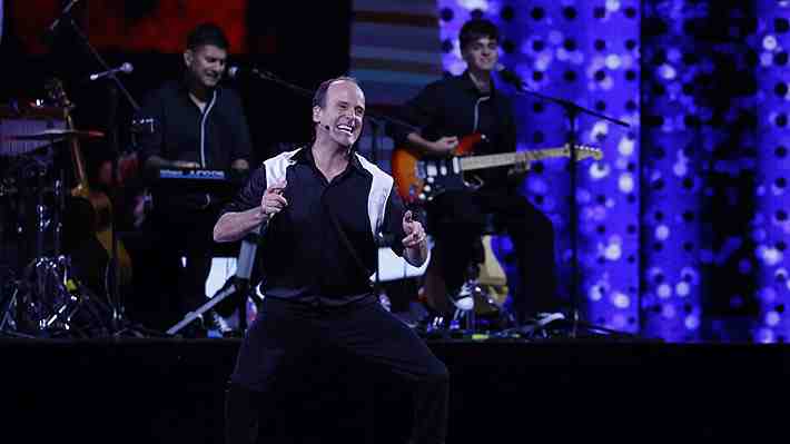 Pifias para Boric, aplausos para Kast: Stefan Kramer divide al público de la Quinta Vergara en su cuarta vez en Viña