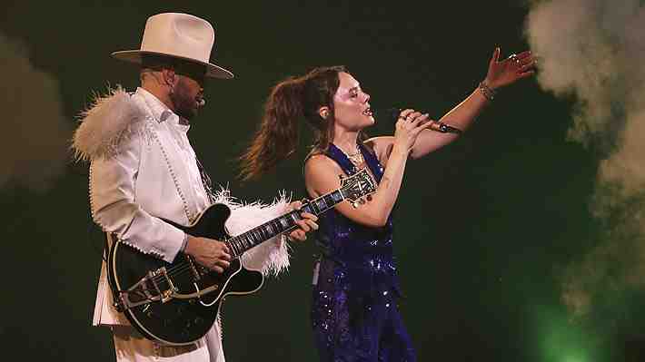 Video: La historia de la canción dedicada a su padre con la que Jesse & Joy emocionaron en Viña