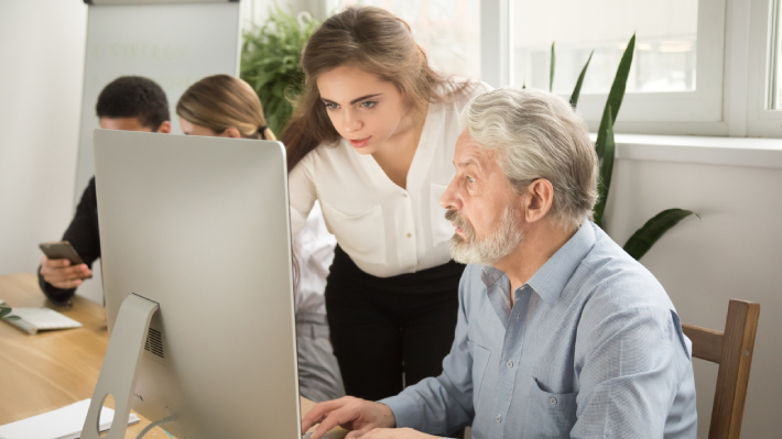 Capacitación tecnológica es vital para que el empleo senior tenga mejores posibilidades en Chile