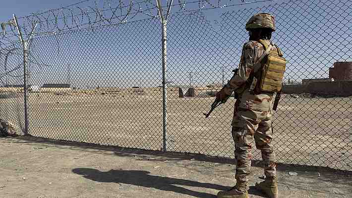 Alta tensión en Asia: Pakistán bombardea Kabul y declara entrar en "guerra abierta" con Afganistán