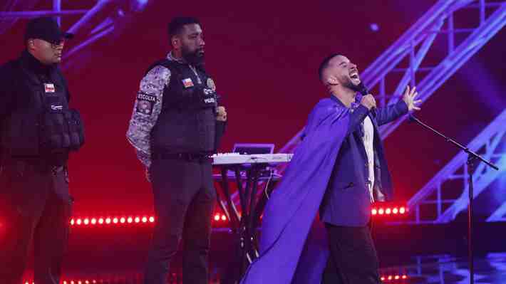 Pastor Rocha triunfa en Viña 2026 con un show cargado a la religión y diversas referencias a la política