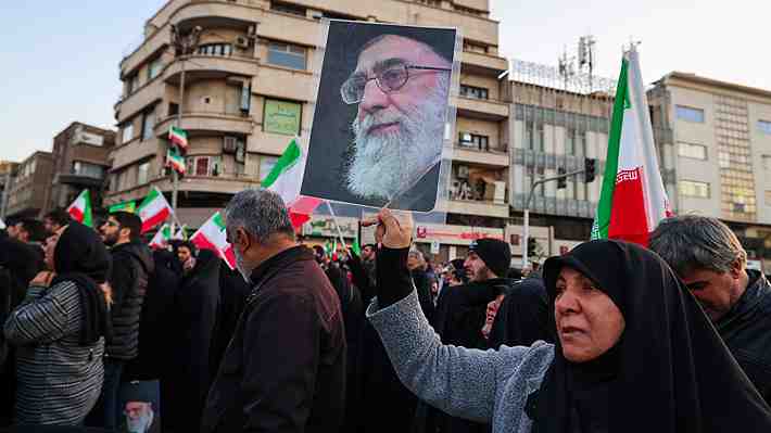 El Presidente, el jefe del Poder Judicial y un jurista: Las tres figuras que asumirán el liderazgo de Irán