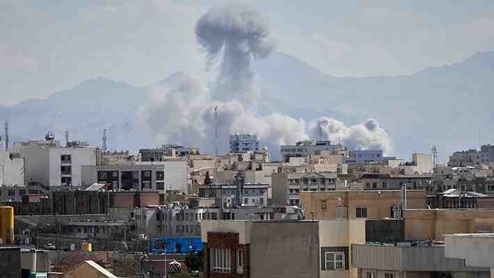 "Fueron olas de misiles todo el día": Chilenos relatan angustia y miedo por bombardeos en Medio Oriente