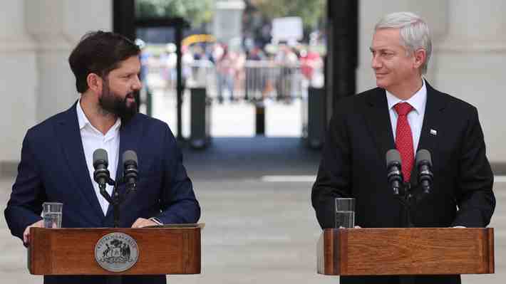 Reunión duró 22 minutos: Kast se retira de La Moneda ante negativa de Boric a retractarse de versión sobre cable