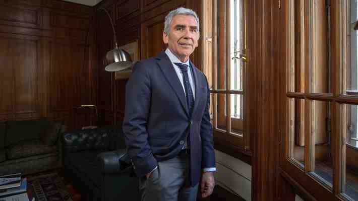 Carlos Peña: "No cabe duda de que la responsabilidad principal de este desaguisado es del Presidente Boric"