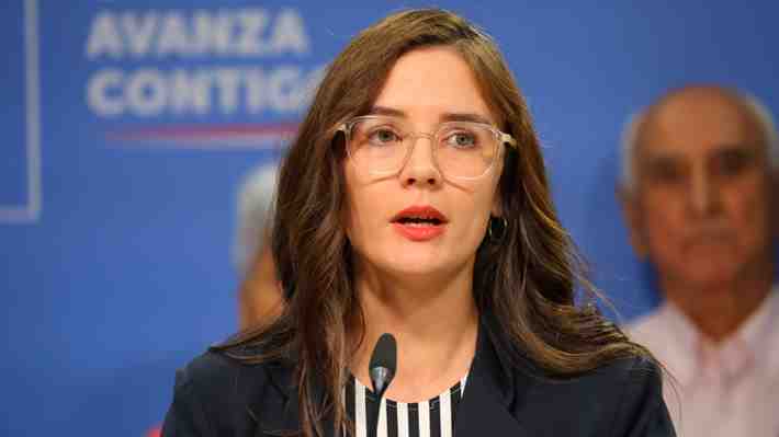 Contraloría complica a Vallejo: Advirtió uso de auto fiscal para fines "político-partidistas" y reunión no registrada por Lobby