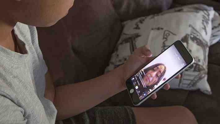 Indonesia se suma a Australia y prohíbe el acceso a RR.SS. a menores de 16 años: Medida comienza a regir el 28 de marzo